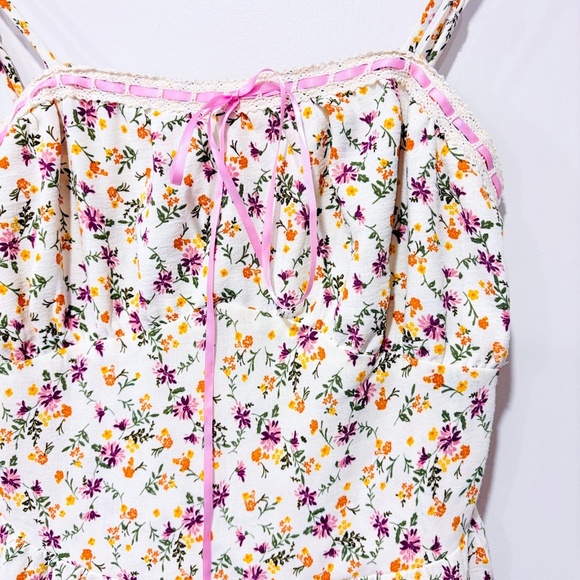 Cream floral dress - Picture 4 of 6